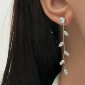 NWT, Silver Rhinestone Drop Earrings